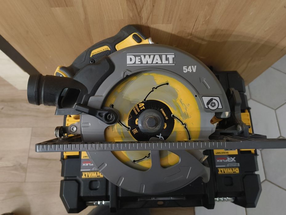 Pilarka tarczowa akumulatorowa DeWalt DCS579 + walizka + bateria 9ah