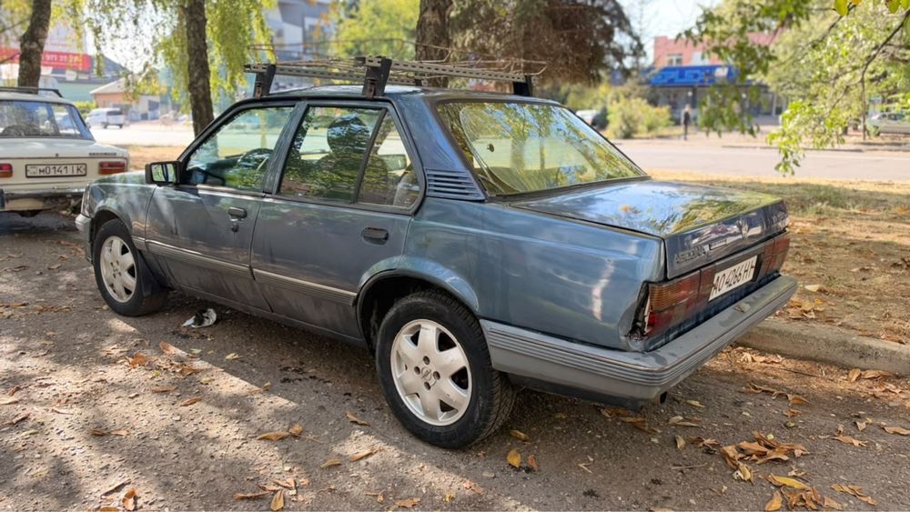 продаётся Опель аскона автомат