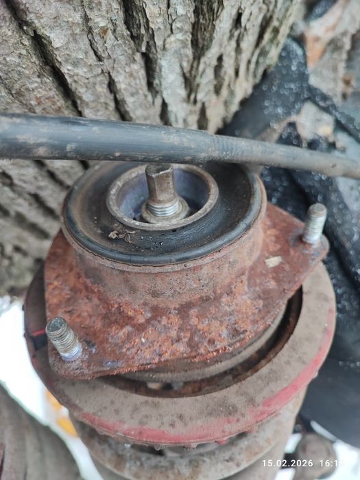 Передні стойки ВАЗ 2109