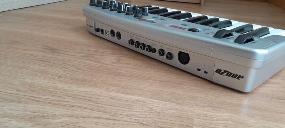 M-Audio OZONE Keyboard and Audio Interface64553045811585122