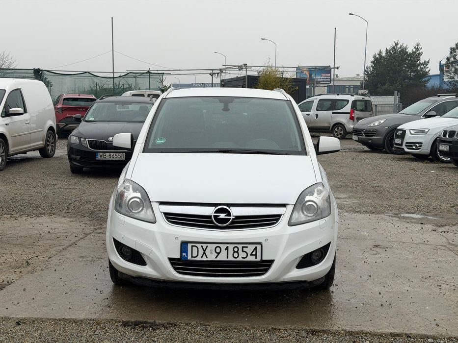 Opel Zafira B  1.8 Benzyna/2012r/Xenon/7-osób/Navi/Hak/PDC/Alu/Zamiana