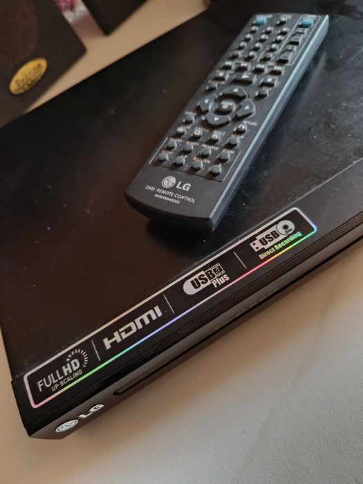 CD DVD FullHD HDMI LG pilot kabel