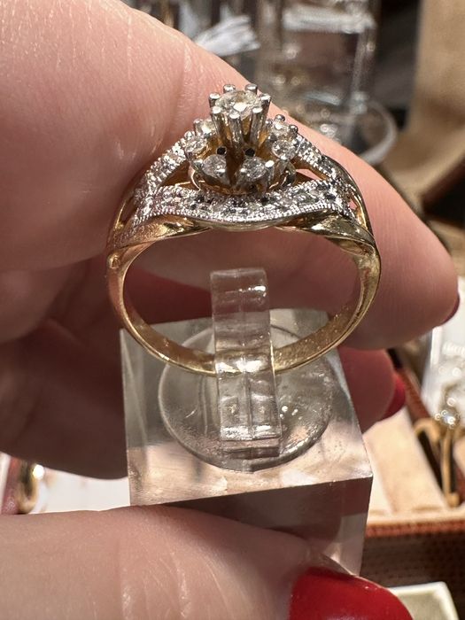 Продам кольца с бриллиантами