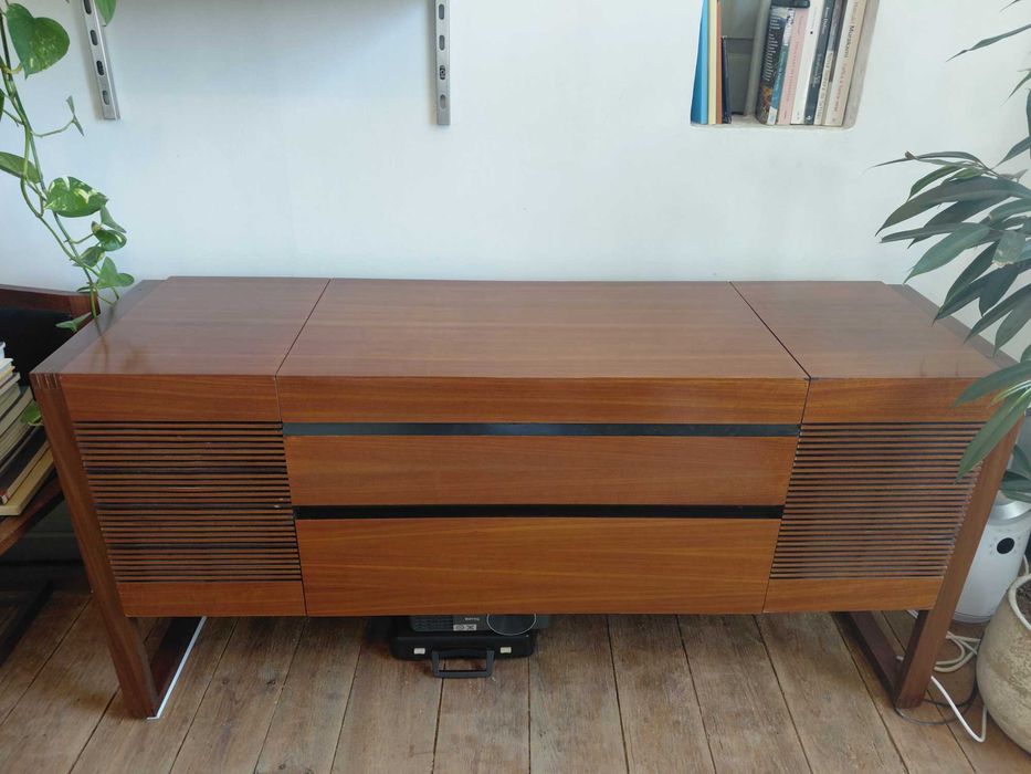 Rádio vinil anos 70 produzido em Inglaterra