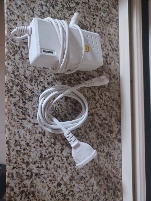 Hoverboard preto da Urbanglide.
Algumas marcas de uso e está um bocado