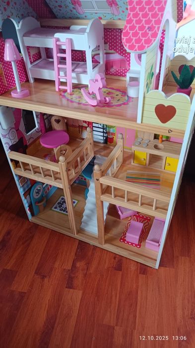 Domek dla Lalek Drewniany Duży Oświetlenie LED Mebelki 3 Poziomy