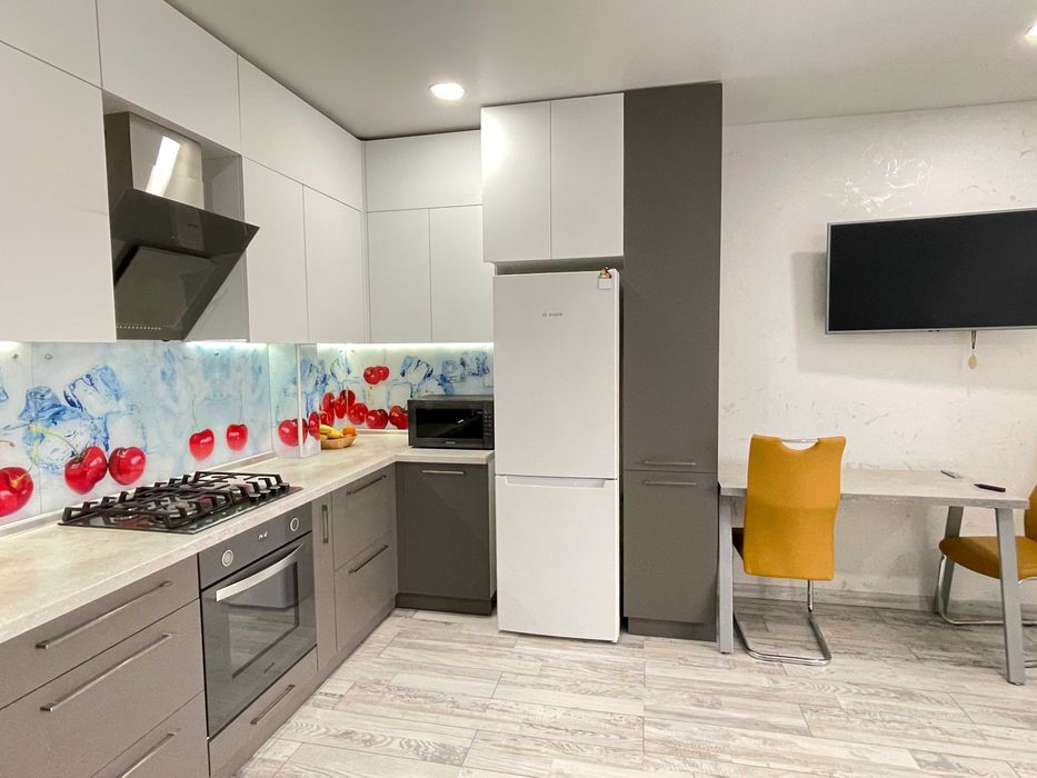 Продаж євро 2к квартири 40 м2 з ремонтом, меблями та технікою. Мін. оф