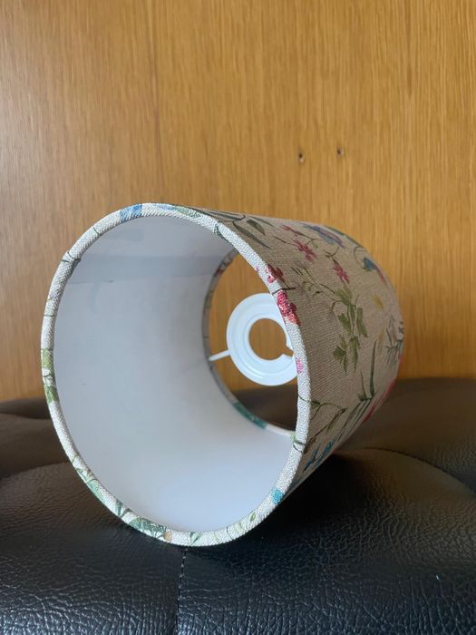 Abajur modelo reto D20cm