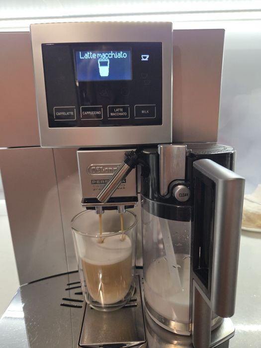 Ekspres do kawy DeLonghi Perfecta