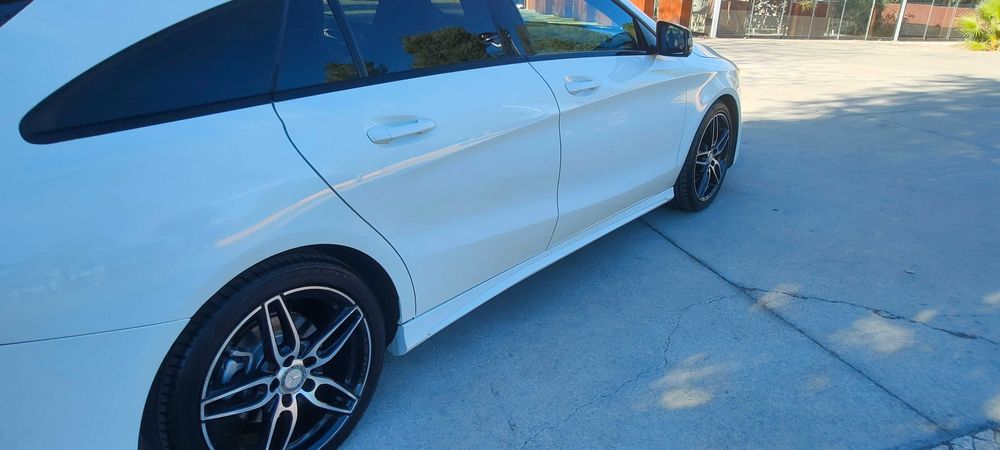 Mercedes CLA 180d Pack AMG / Pack Night / Excelente Estado