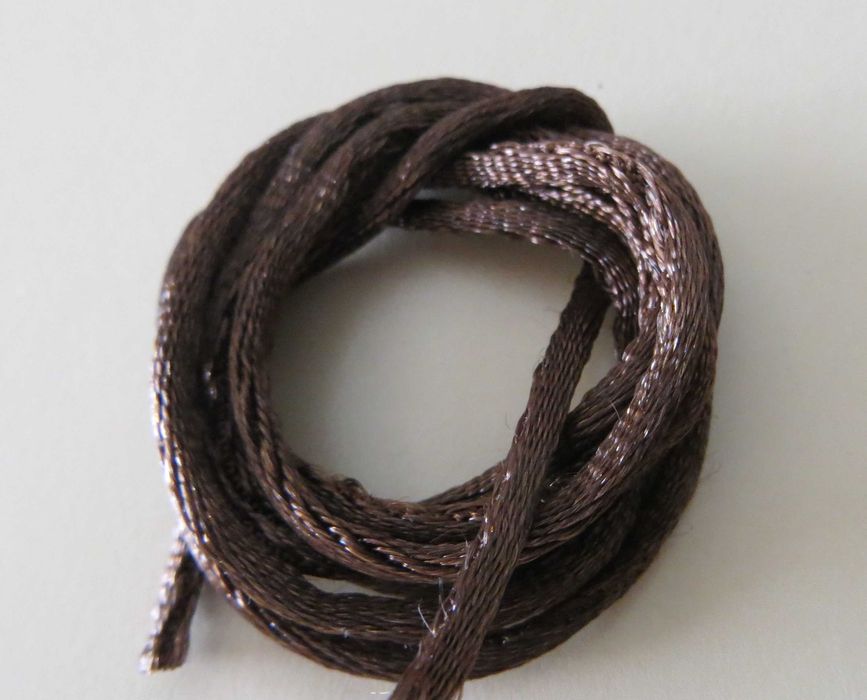 Cruz Trevo representa a S. Trindade + Fio original em seda  -  Nova