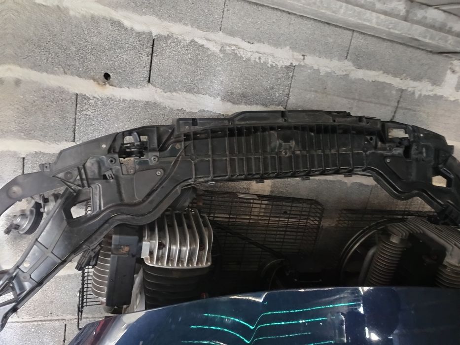 Frente volvo v60 plug-in híbrido