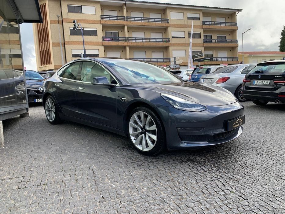 Tesla Model 3522608689252945922