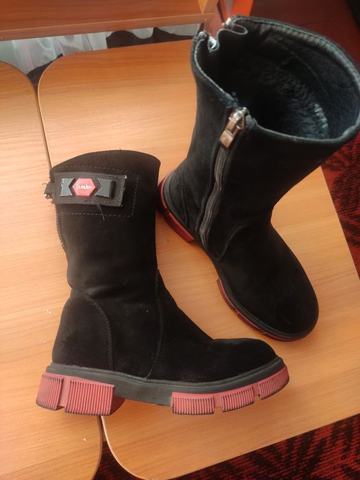 Чоботи для дівчинки зима