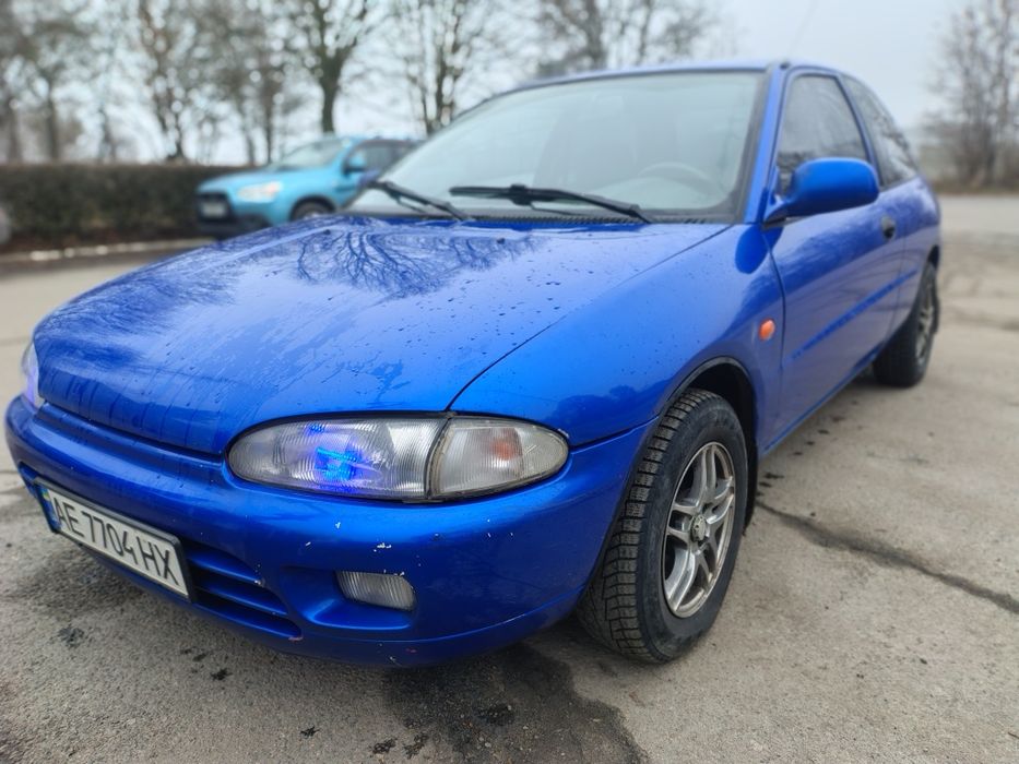 Отличная маленькая машина на автомате ,расход смешной, в городе 8л ,документы на мне ,любое оформление,страховка есть ,резина новая зима уже стоит! Состояние сел-поехал! Стеклоподъёмники,подогрев сидений,ксенон,музыка , гидроусилитель, всё есть для комфорта и езды по всей день ,звоните , машиной будете довольны , все стекала родные! Срочно продаю ,выезжаю за границу. Цена ,состояние супер, оформление любое ,могу выписать доверенность,или переоформить ! Для девушки или начинающего водителя самое то!