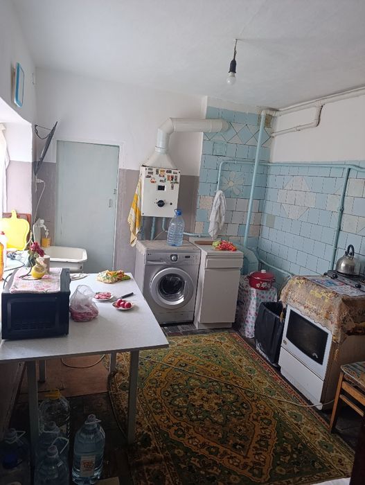 Продаю будинок 6 военна 4 кімнати,
