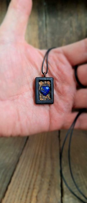 Biżuteria z czarnego dębu