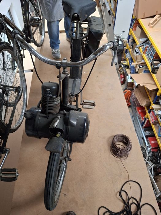 Bicicleta antiga muito bom estado