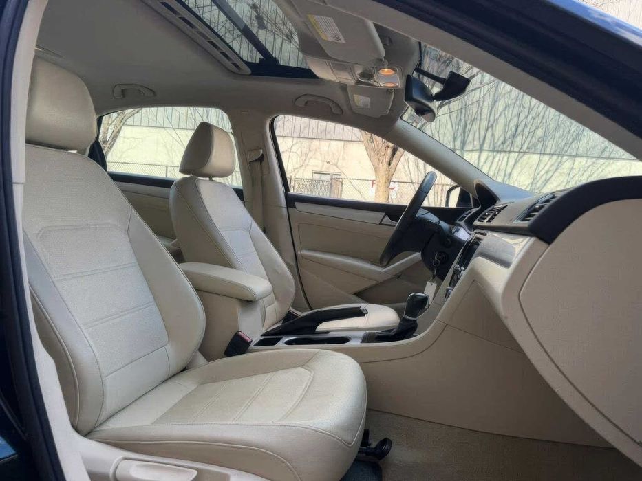 Volkswagen Passat      2014