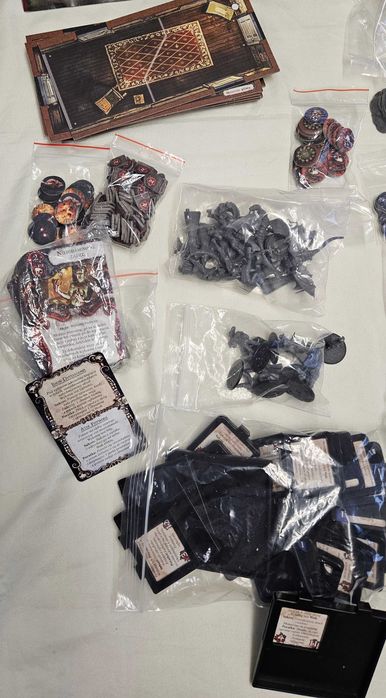 Posiadłość Szaleństwa PL - 1 edycja - H.P. Lovecraft - gra planszowa