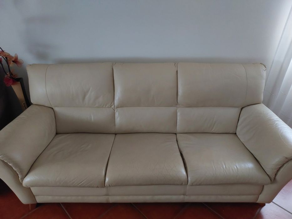 Vendo sofá 3 lugares mais sofá de 1 lugar