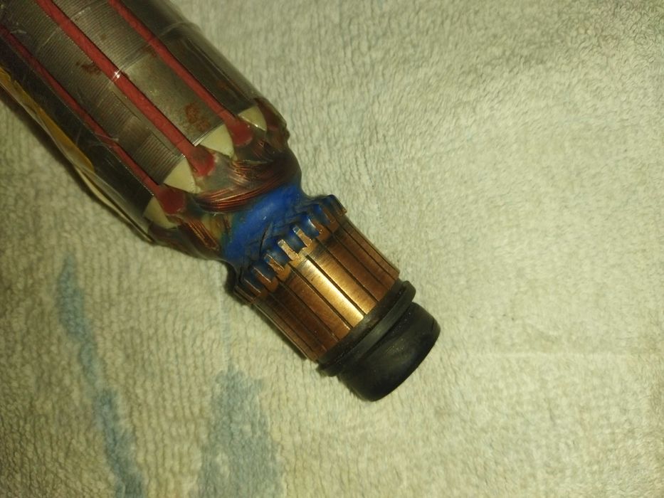 Болгарка DeWALT DWE4215 1200W(запчасти).