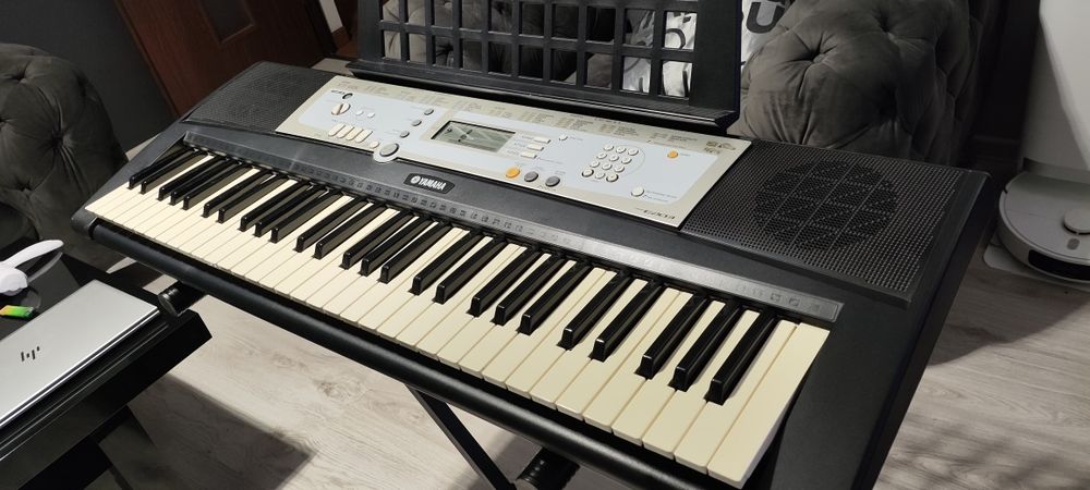 Keyboard Yamaha PSR-E203 pianino cyfrowe + stelaż