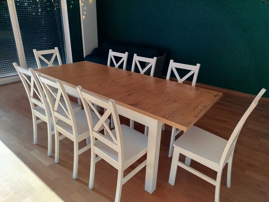 Stół do jadalni z 8 krzeslami