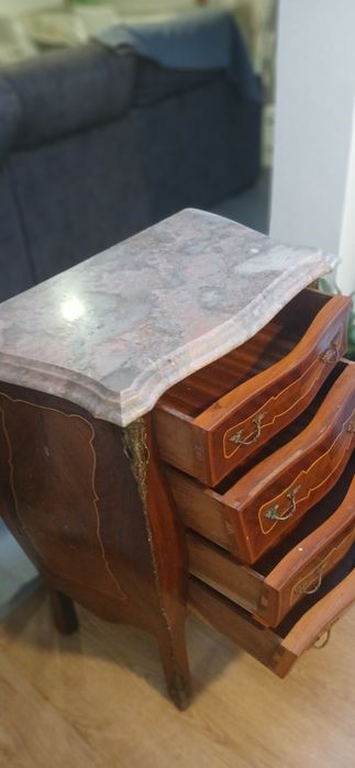 Cómoda Bombee estilo Luís XV