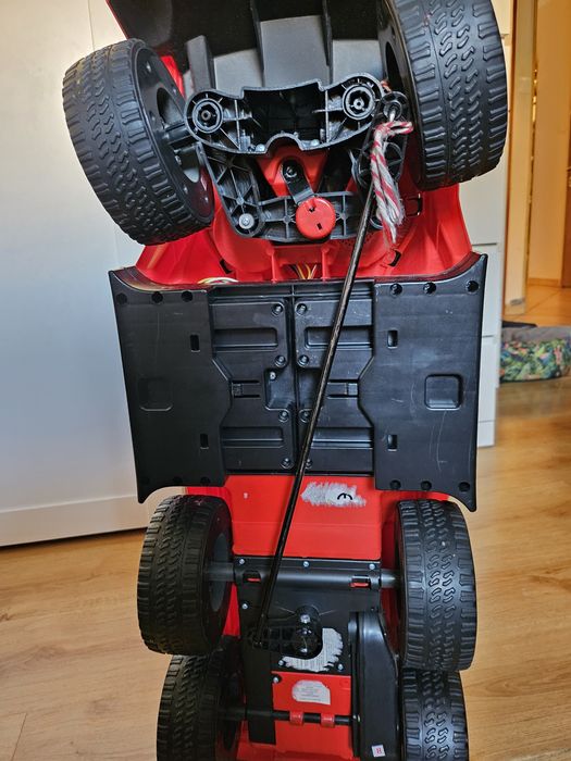 Auto na akumulator odpychacz jeździk  Mercedes AMG