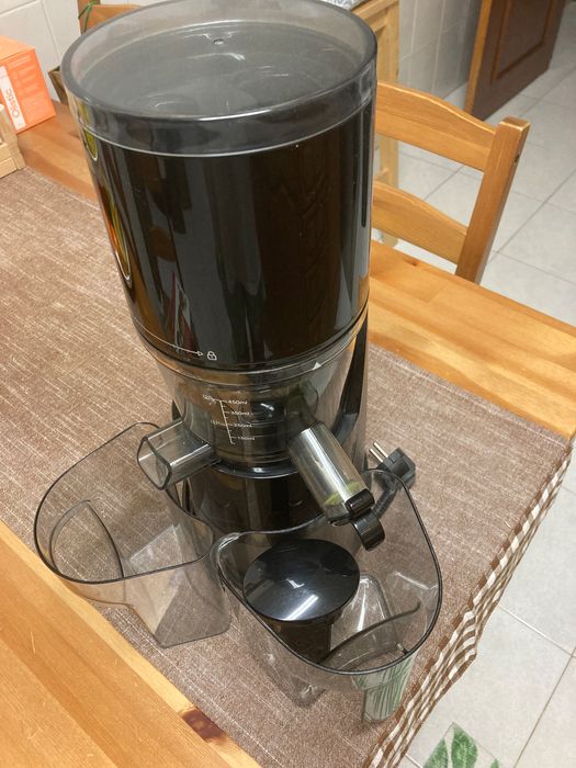 Máquina Sumos - Slow Juicer BECKEN