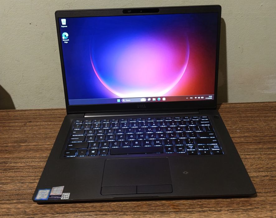 Dell 7300 full HD ips intel i7 8-gen
