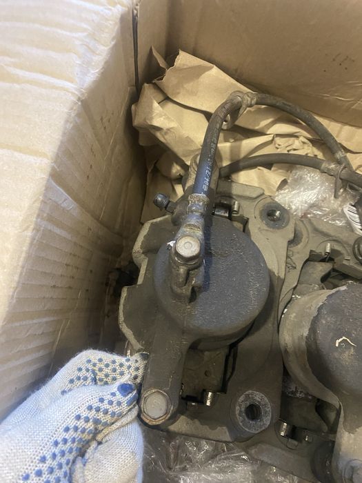 Передние тормозные суппорта camry 40