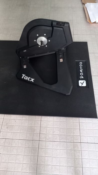 Rolo Treino indoor TACX NEO T2800