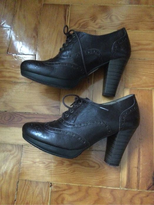 Sapatos em pele como novos, 36