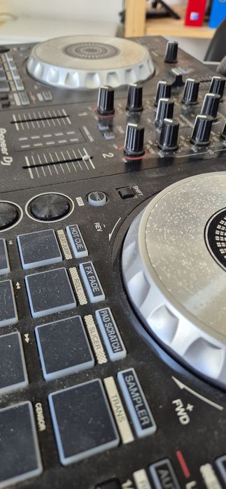 Mesa Dj Pioneer serato