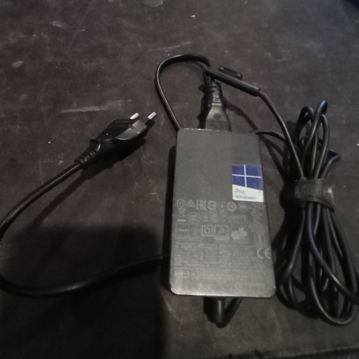 Oryginalny zasilacz Microsoft Surface 1625