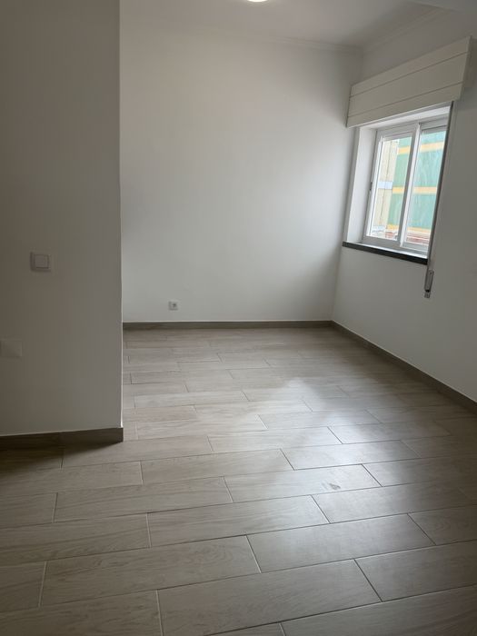 Arrenda-se T1 - Miratejo