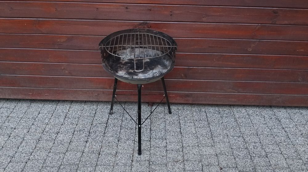 Grill węglowy okrągły
