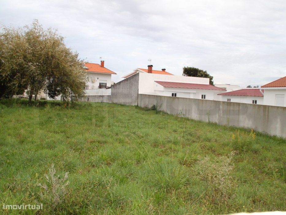 Terreno para venda junto á Escola Secundaria de Estarreja