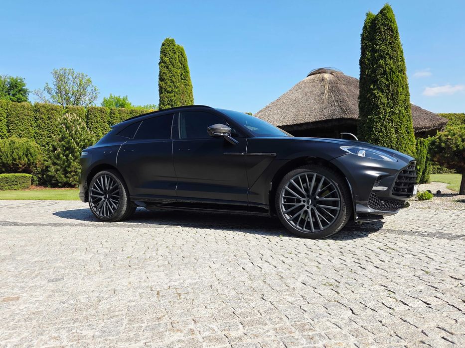Aston Martin DBX 707