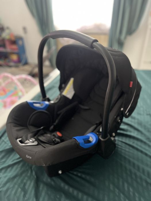 Автокрісло нове дефектів нема