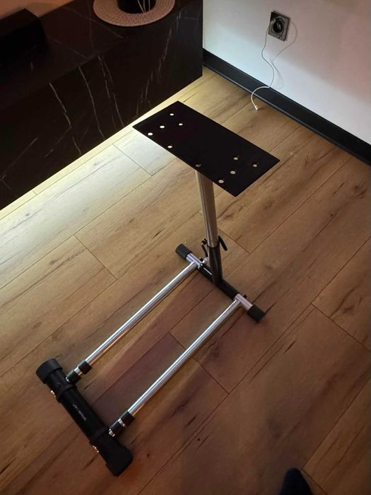 Wheel Stand Pro stojak pod kierownicę Logitech/Thrustmaster regulowany