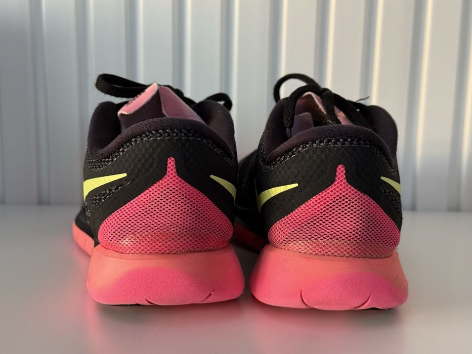 Obuwie sportowe damskie Nike r. 38,5