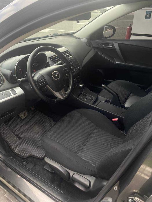 Продам Mazda 3 2012 Автомат