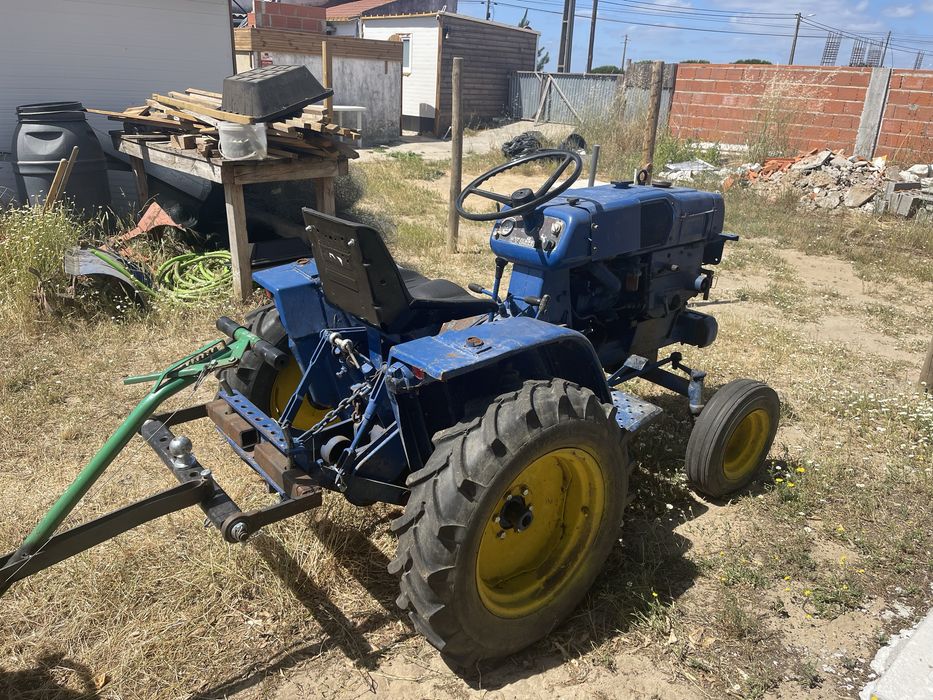 Trator com alfaias