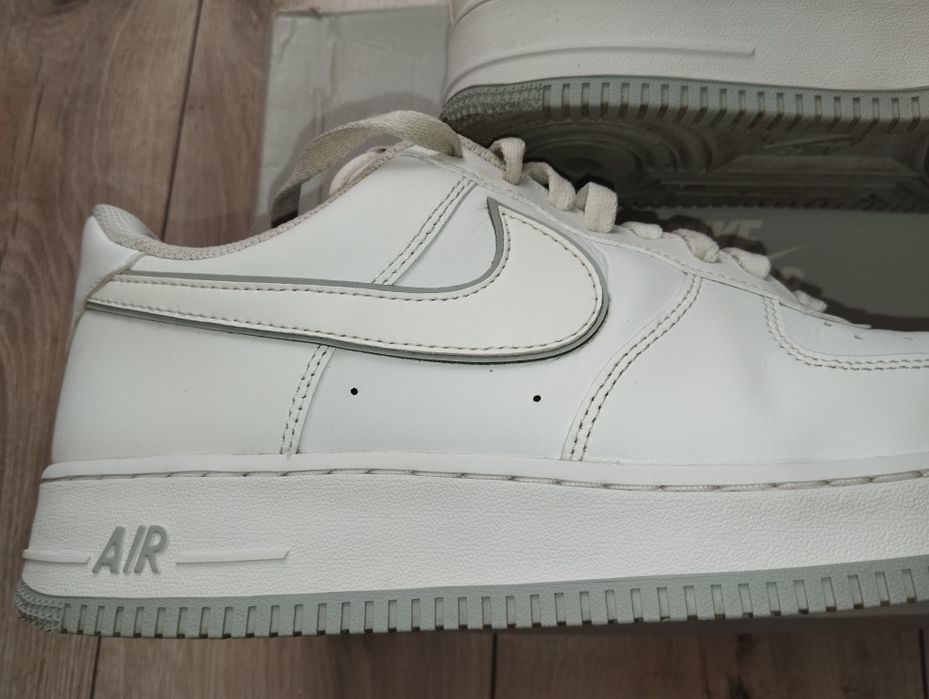 Nike Air Force 1 '07 skórzane white/ Wolf Grey 46 (30)
 rozmiar 46