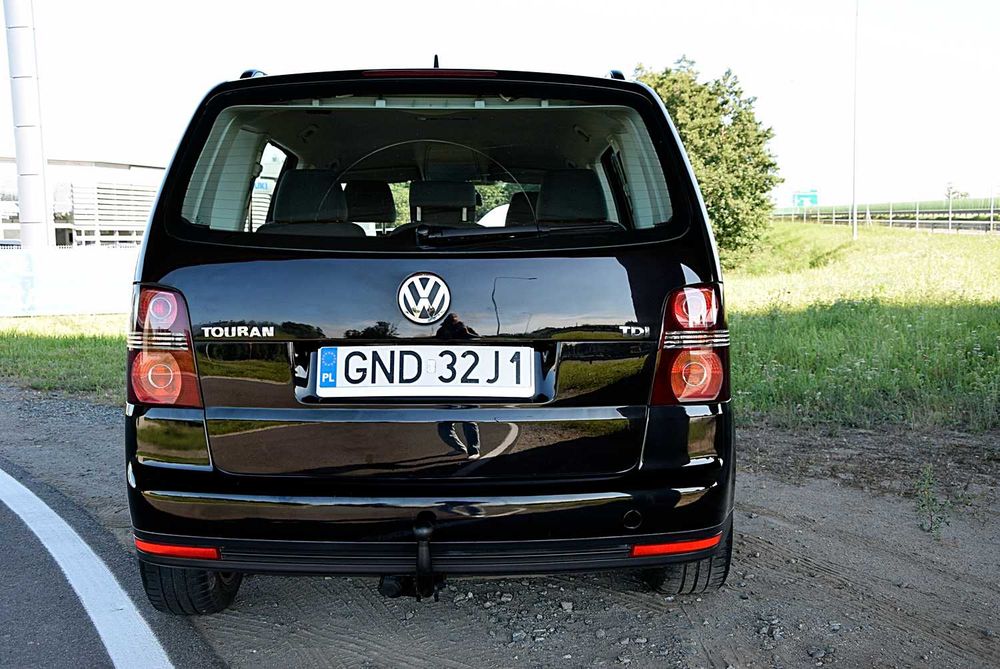 Volkswagen Touran 1.9 TDI, rok produkcji 2009