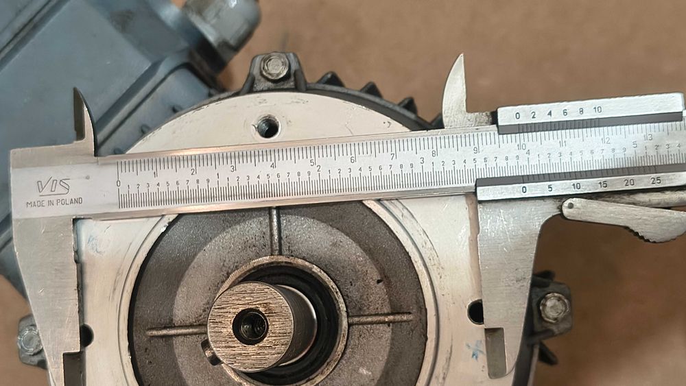 Silnik kołnierzowy 0,55 kW 1400 obr 19mm