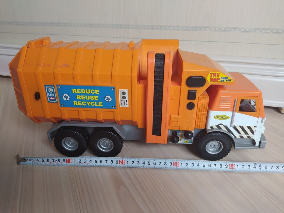 Машинка сміттєвоз Hasbro Tonka Garbage & Waste Department Truck, 45см.